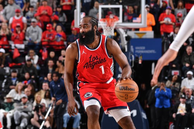 hth-包含哈登连续十场比赛得分超过出色发挥，TES不断突破！赛场气氛高涨的词条