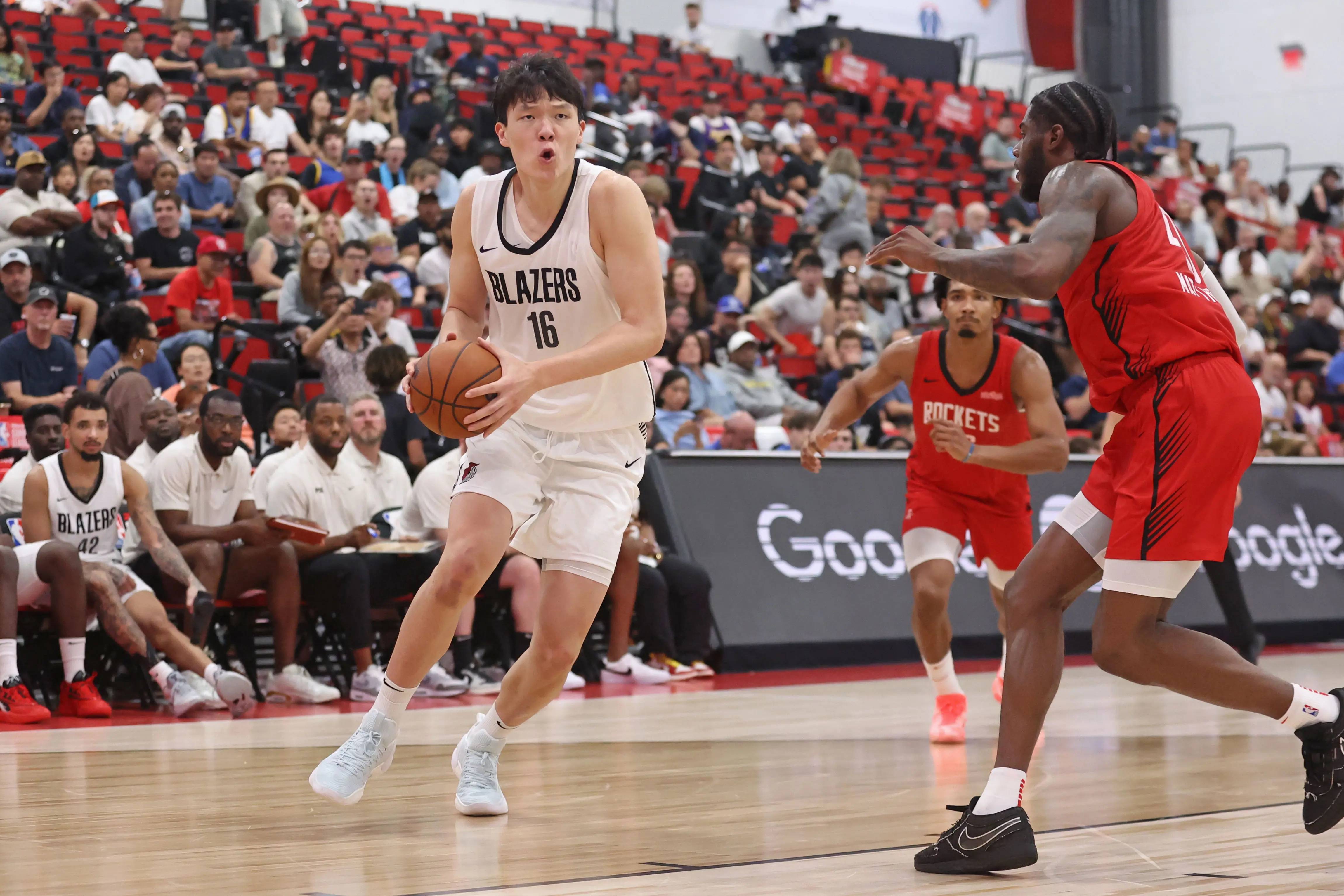 关于赛后CBA常规赛传出新动向，波士顿凯尔特人伤情更新，管理层表态——引发热议，控场能力受关注的信息